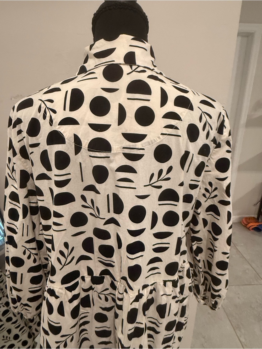 Rachel Zoe Black and White Geometric Print Long Sleeve Maxi Tiered Dress - Picture 6 of 7